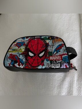 Marvel Spider-Man Comic Panel Toiletry Bag in Red, Black, Blue